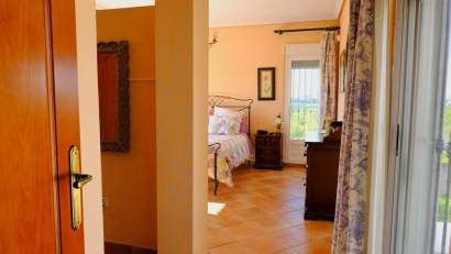 Resale - Finca -
Orihuela