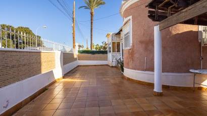 Återförsäljning - Detached villa -
Torrevieja - Urbanización San Luis