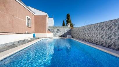 Återförsäljning - Detached villa -
Torrevieja - Urbanización San Luis