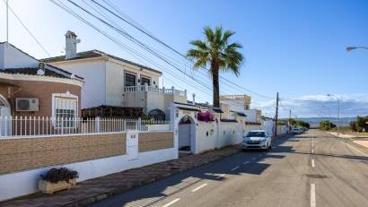 Återförsäljning - Detached villa -
Torrevieja - Urbanización San Luis