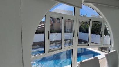 Resale - Villa -
Rojales