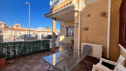 Återförsäljning - Villa -
Playa Flamenca - Orihuela Costa