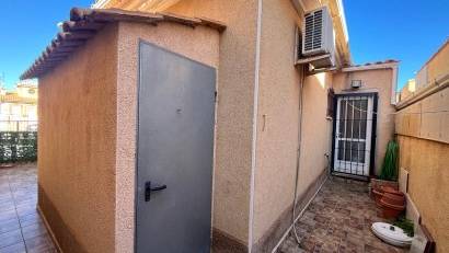 Återförsäljning - Villa -
Playa Flamenca - Orihuela Costa