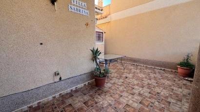 Återförsäljning - Villa -
Playa Flamenca - Orihuela Costa