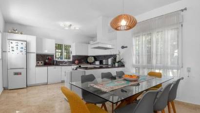 Återförsäljning - Villa -
Orihuela Costa - Las Ramblas