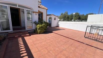 Återförsäljning - Detached villa -
Orihuela - Entre Naranjos Vistabella