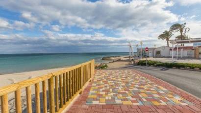 Återförsäljning - Quad House -
Cabo Roig - La Regia