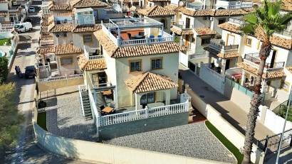 Reventa - Villa -
Playa Flamenca