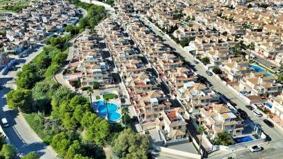 Reventa - Villa -
Playa Flamenca