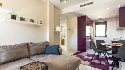 Resale - Bungalow -
Los Altos