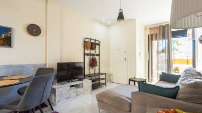 Resale - Bungalow -
Los Altos