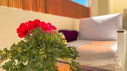 Resale - Bungalow -
Los Altos