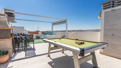 Resale - Bungalow -
Los Altos