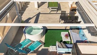 Resale - Bungalow -
Los Altos