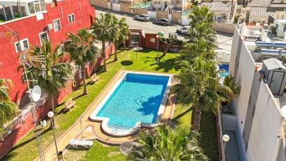 Resale - Bungalow -
Los Altos