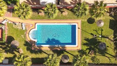 Resale - Bungalow -
Los Altos