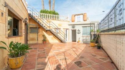 Återförsäljning - Villa -
Torrevieja - Los Altos