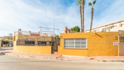 Återförsäljning - Villa -
Torrevieja - Los Altos