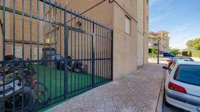 Återförsäljning - Apartment -
Torrevieja - San luis