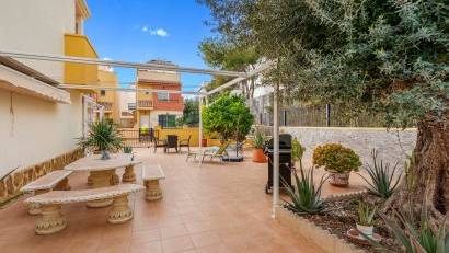 Återförsäljning - Radhus -
Orihuela Costa - Villamartín