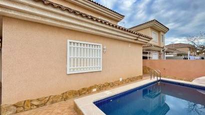 Återförsäljning - Villa -
Torrevieja - Los Balcones