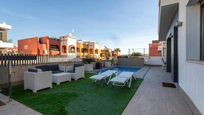 Återförsäljning - Villa -
Orihuela Costa - PAU 26