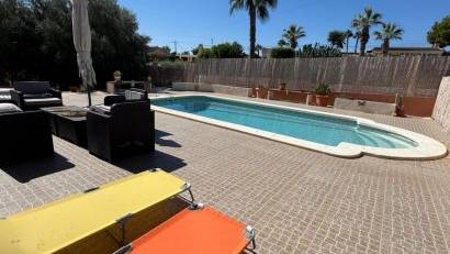 Återförsäljning - Casa de campo -
Albatera