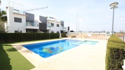 Resale - Bungalow -
Pilar de la Horadada - Zona Pueblo