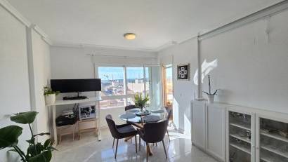 Återförsäljning - Apartment / Flat * -
Los Montesinos *