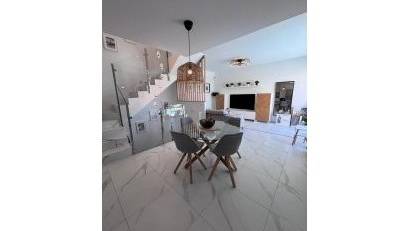 Återförsäljning - Villa -
Villamartin - PAU 8