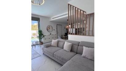 Återförsäljning - Villa -
Villamartin - PAU 8