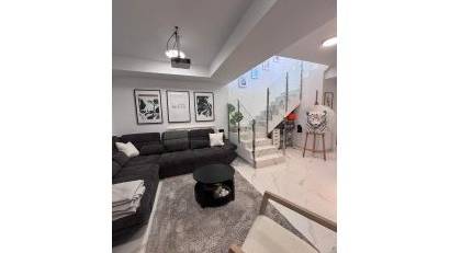 Återförsäljning - Villa -
Villamartin - PAU 8