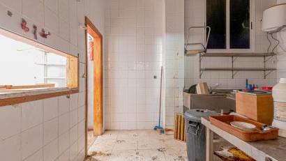 Reventa - Commercial Unit -
Torrevieja - Playa del Cura