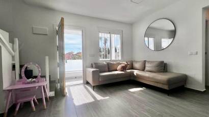 Resale - Villa -
San Miguel - Las filipinas