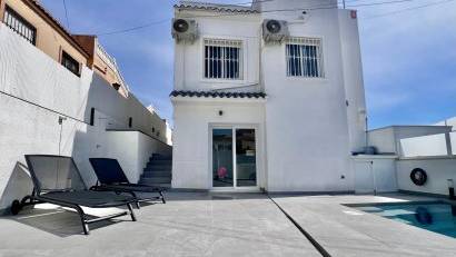 Resale - Villa -
San Miguel - Las filipinas