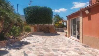 Återförsäljning - Villa -
Elche