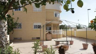 Reventa - Villa -
Torrevieja - La Siesta - El Salado - Torreta