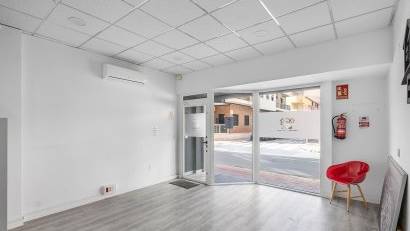 Reventa - Commercial Unit -
Torrevieja - La Mata