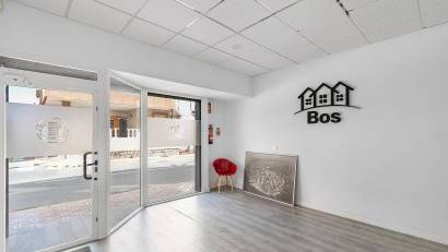 Reventa - Commercial Unit -
Torrevieja - La Mata