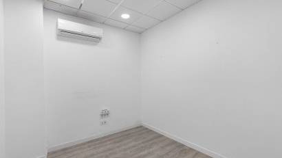 Reventa - Commercial Unit -
Torrevieja - La Mata