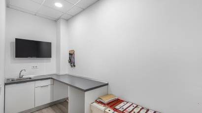 Reventa - Commercial Unit -
Torrevieja - La Mata