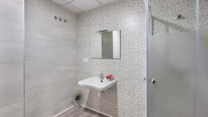 Reventa - Commercial Unit -
Torrevieja - La Mata