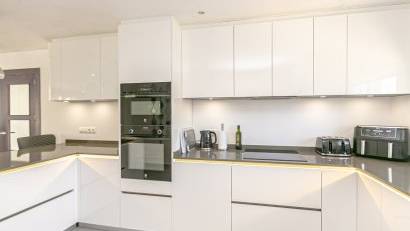 Resale - Villa -
Campoamor - Lomas de Don Juan