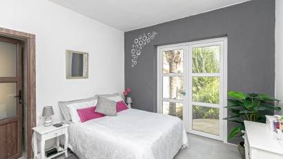 Resale - Villa -
Campoamor - Lomas de Don Juan