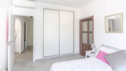 Resale - Villa -
Campoamor - Lomas de Don Juan