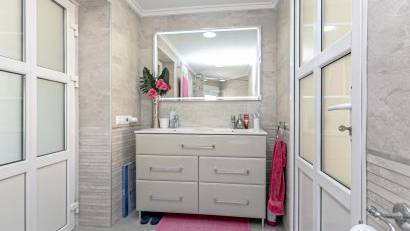 Resale - Villa -
Campoamor - Lomas de Don Juan