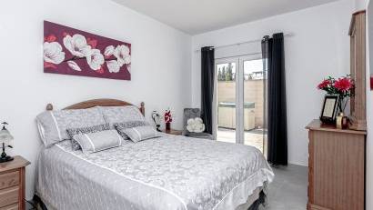 Resale - Villa -
Campoamor - Lomas de Don Juan