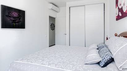 Resale - Villa -
Campoamor - Lomas de Don Juan