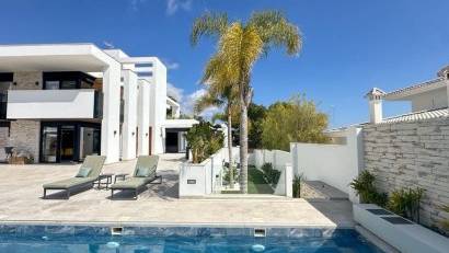 Återförsäljning - Villa -
Villamartin - Villamartín