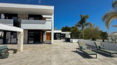 Återförsäljning - Villa -
Villamartin - Villamartín